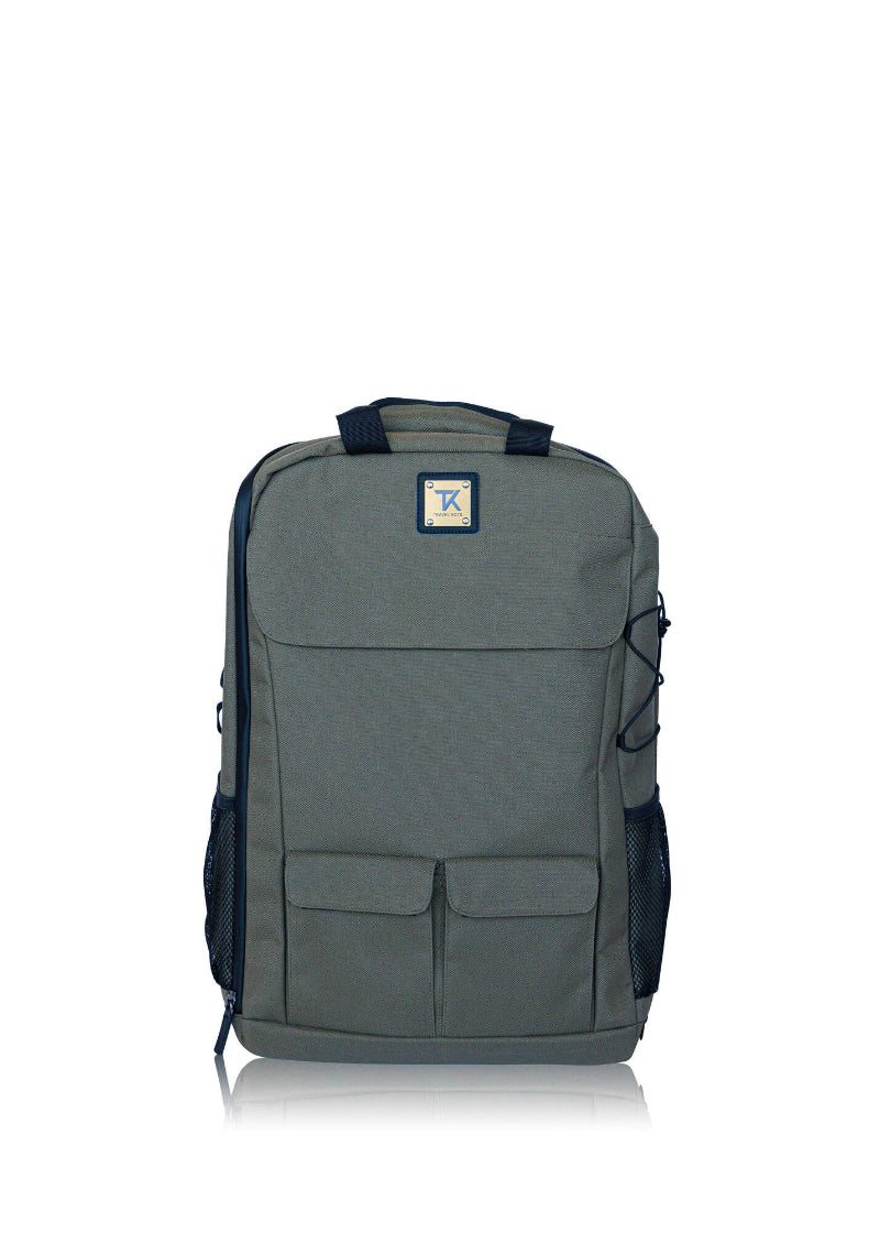 Sleek green hiking backpack with practical comparmetns and room for your travel cot